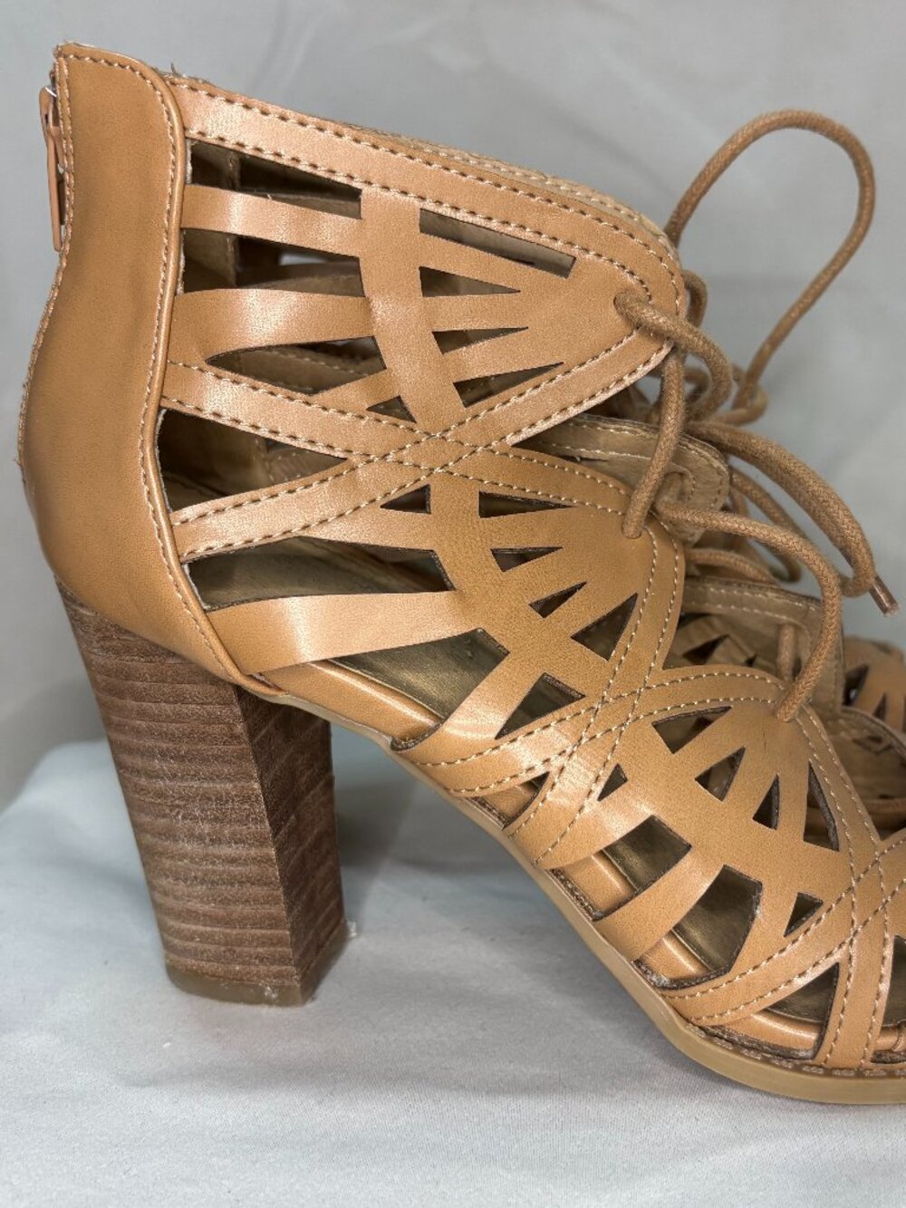 Women's Report Size 8 Ridley -  Light Brown Lace Up Heels w/ Back Zipper